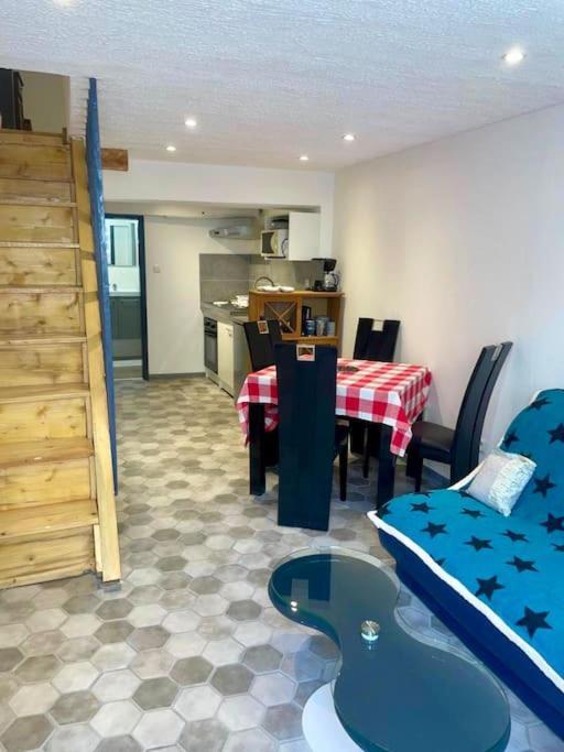 Maison Atypique Dans Circulade Bram Экстерьер фото